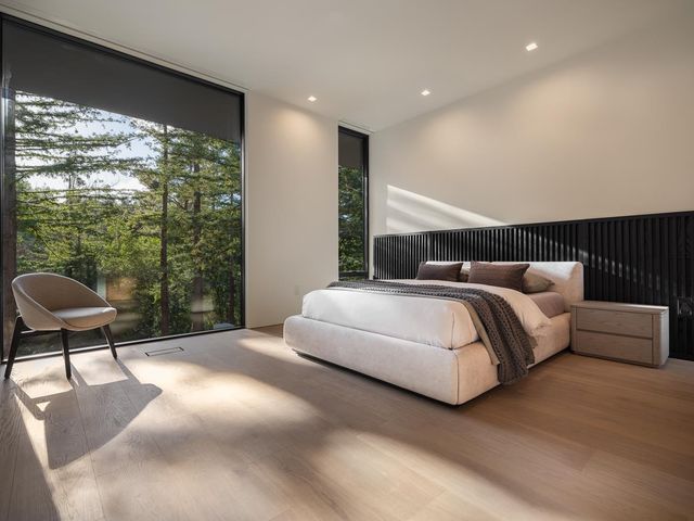 100 New Place Road, Hillsborough, CA 94010