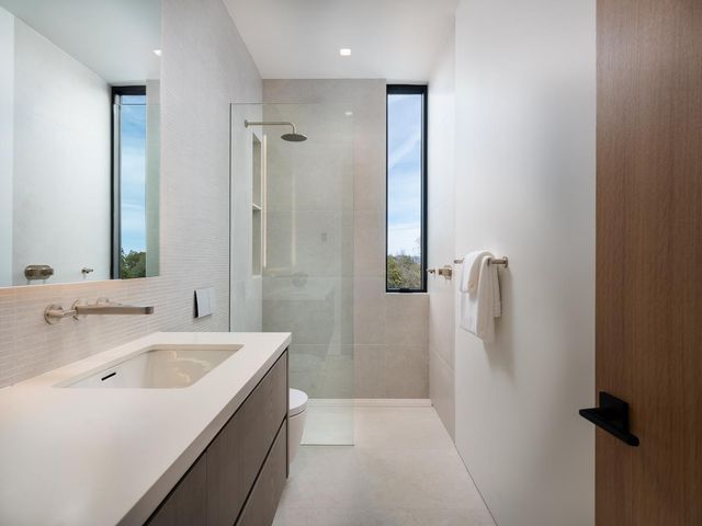 100 New Place Road, Hillsborough, CA 94010