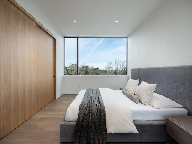 100 New Place Road, Hillsborough, CA 94010