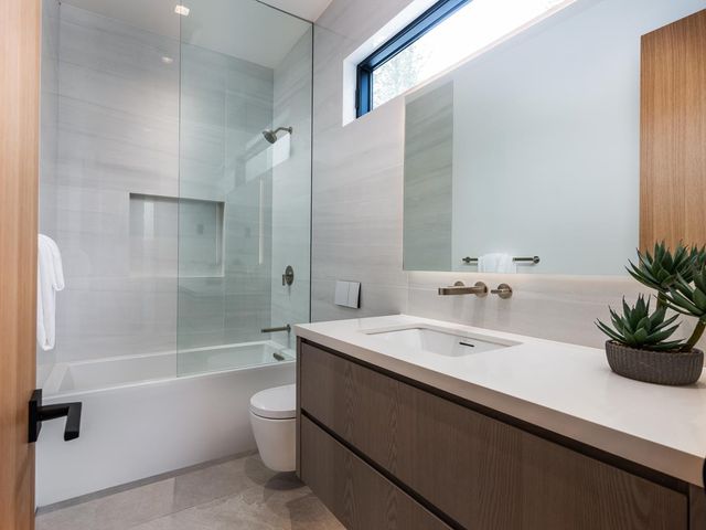 100 New Place Road, Hillsborough, CA 94010