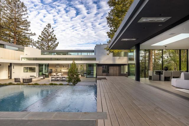 100 New Place Road, Hillsborough, CA 94010