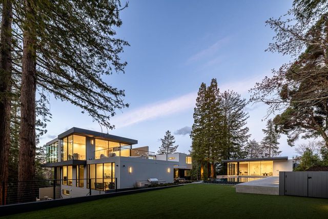 100 New Place Road, Hillsborough, CA 94010