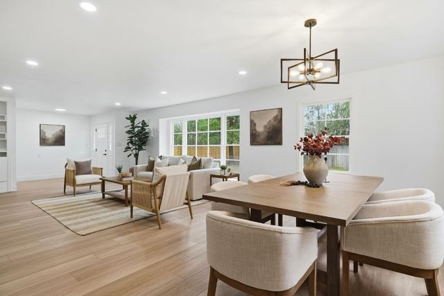 894 Larch Ln, Sacramento, CA 95864