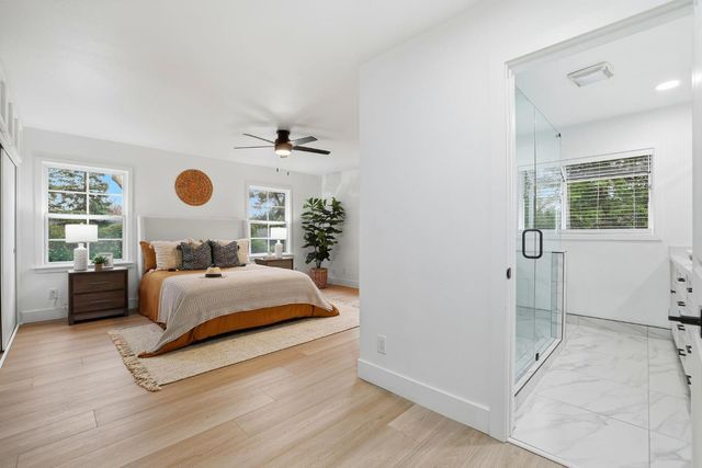 894 Larch Ln, Sacramento, CA 95864