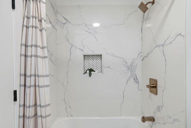 894 Larch Ln, Sacramento, CA 95864