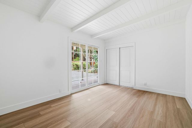 894 Larch Ln, Sacramento, CA 95864