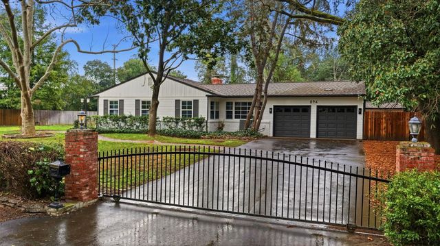 894 Larch Ln, Sacramento, CA 95864