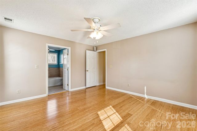 9800 Beaver Hollow Court, Charlotte, NC 28269