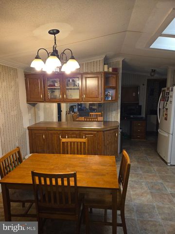 2328 ROCKVALE RD, Lancaster, PA 17602