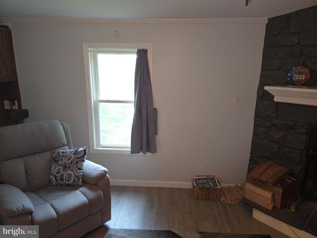 2328 ROCKVALE RD, Lancaster, PA 17602