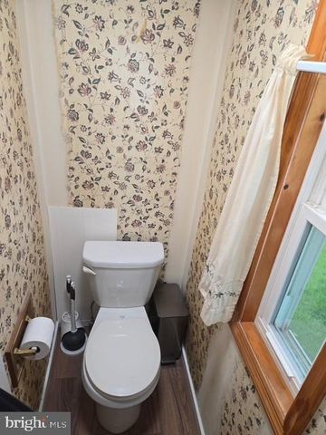 2328 ROCKVALE RD, Lancaster, PA 17602