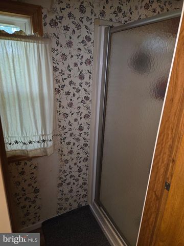 2328 ROCKVALE RD, Lancaster, PA 17602