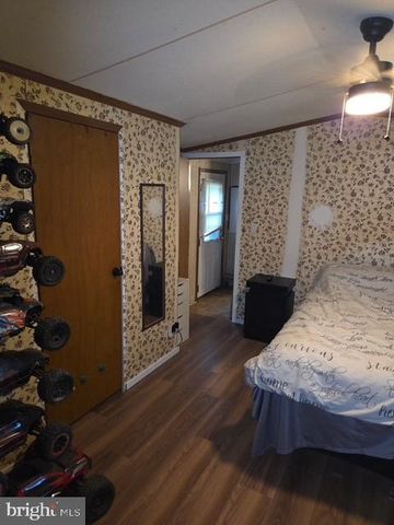 2328 ROCKVALE RD, Lancaster, PA 17602
