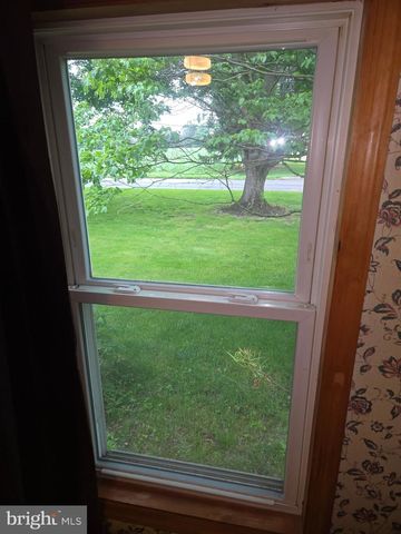 2328 ROCKVALE RD, Lancaster, PA 17602