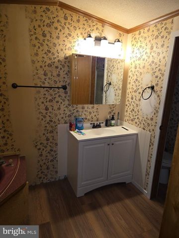 2328 ROCKVALE RD, Lancaster, PA 17602