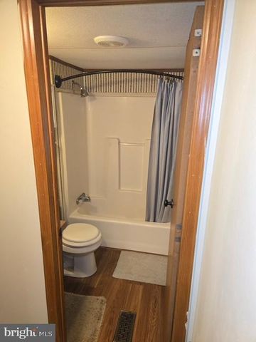 2328 ROCKVALE RD, Lancaster, PA 17602