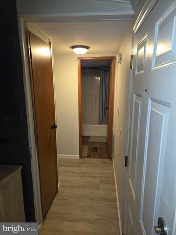 2328 ROCKVALE RD, Lancaster, PA 17602