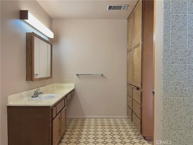3014 N Alameda, San Bernardino, CA 92404