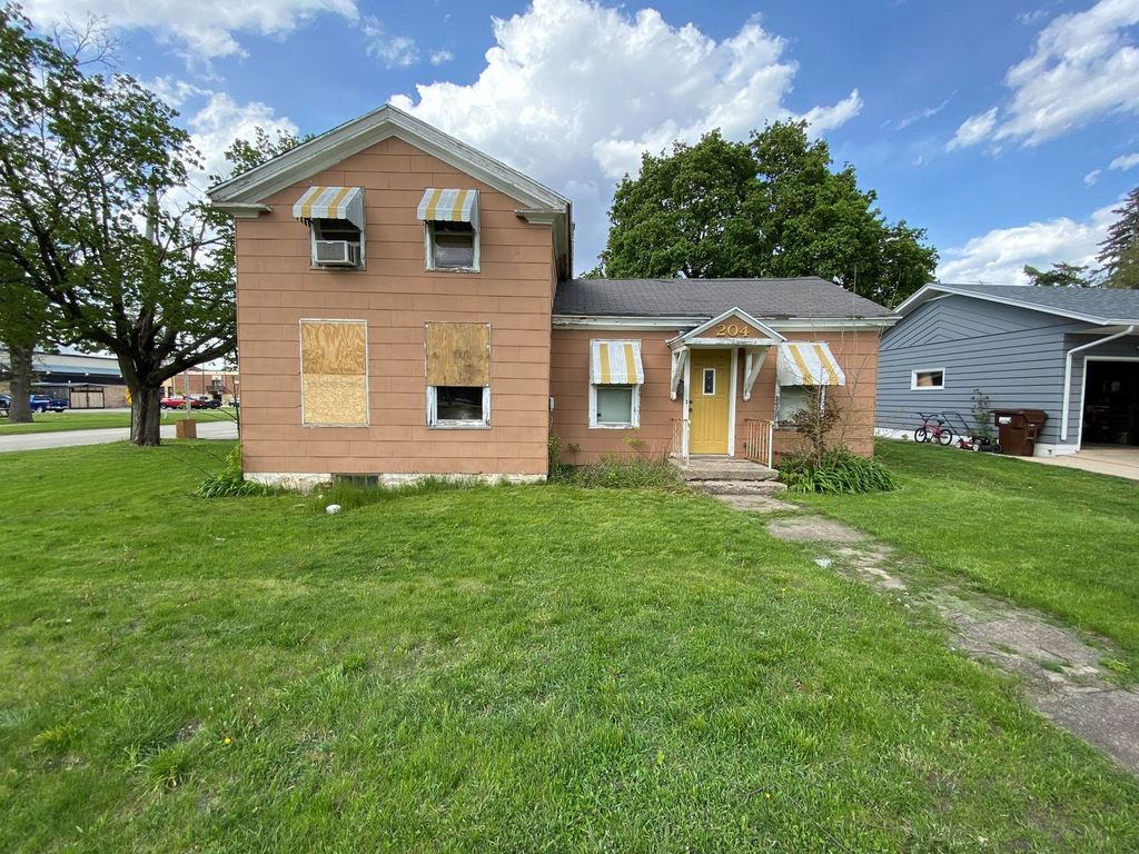204 E Washington Street, Marengo, IL 60152