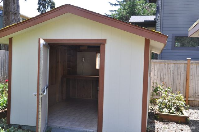 632 164th Place NE, Bellevue, WA 98008