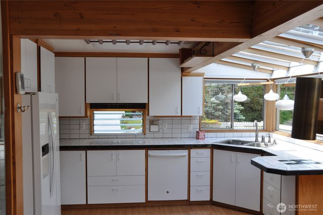 632 164th Place NE, Bellevue, WA 98008