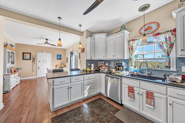 2638 Bluewater DR, Moneta, VA 24121