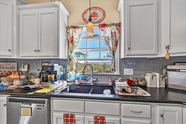 2638 Bluewater DR, Moneta, VA 24121