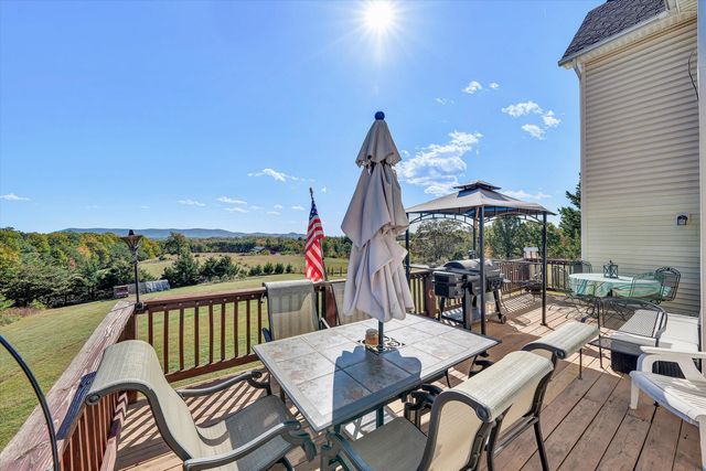 2638 Bluewater DR, Moneta, VA 24121