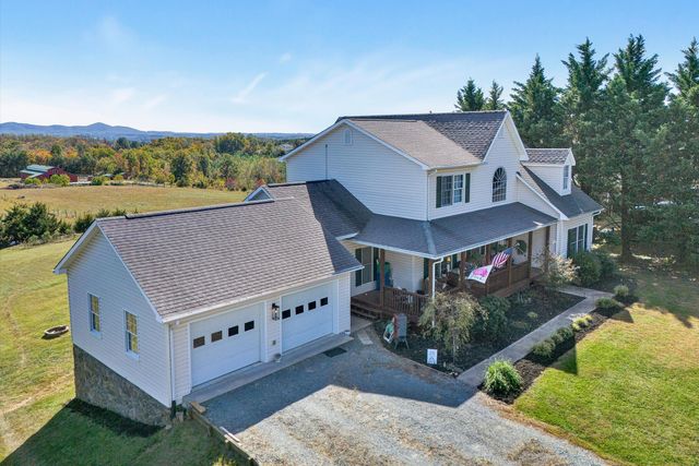 2638 Bluewater DR, Moneta, VA 24121