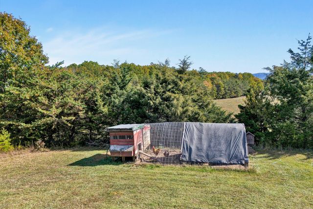 2638 Bluewater DR, Moneta, VA 24121