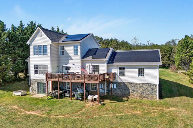 2638 Bluewater DR, Moneta, VA 24121