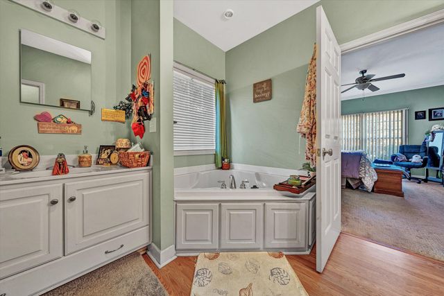2638 Bluewater DR, Moneta, VA 24121