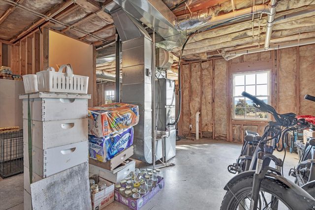 2638 Bluewater DR, Moneta, VA 24121