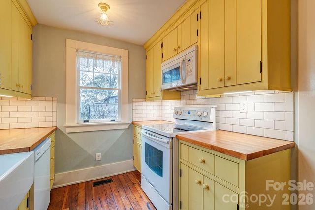 2 Hillside Walk, Asheville, NC 28801