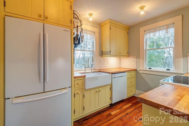2 Hillside Walk, Asheville, NC 28801