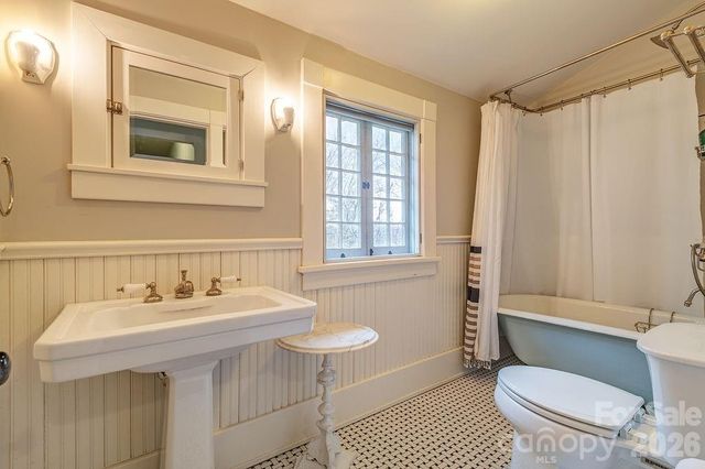 2 Hillside Walk, Asheville, NC 28801