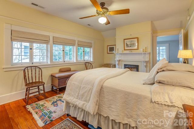 2 Hillside Walk, Asheville, NC 28801