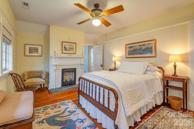 2 Hillside Walk, Asheville, NC 28801