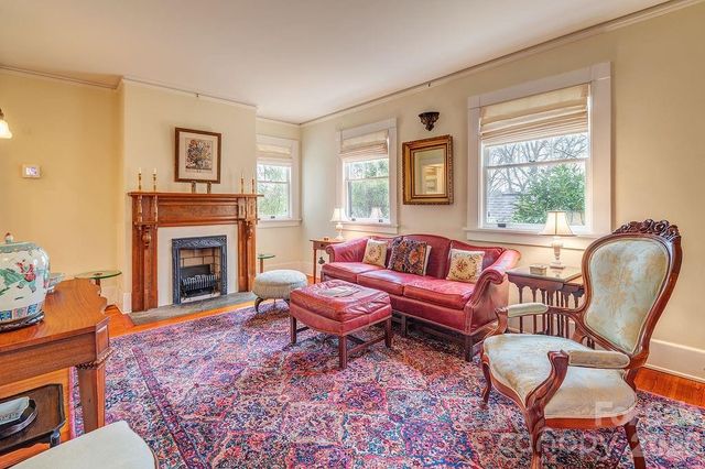 2 Hillside Walk, Asheville, NC 28801