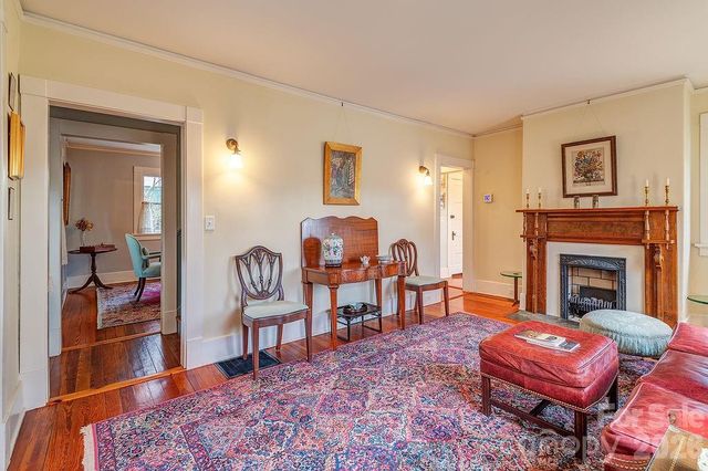 2 Hillside Walk, Asheville, NC 28801