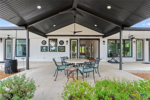 4455 N Fm 1174, Bertram, TX 78605