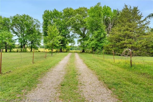 2511 New Town Road, Alma, AR 72921