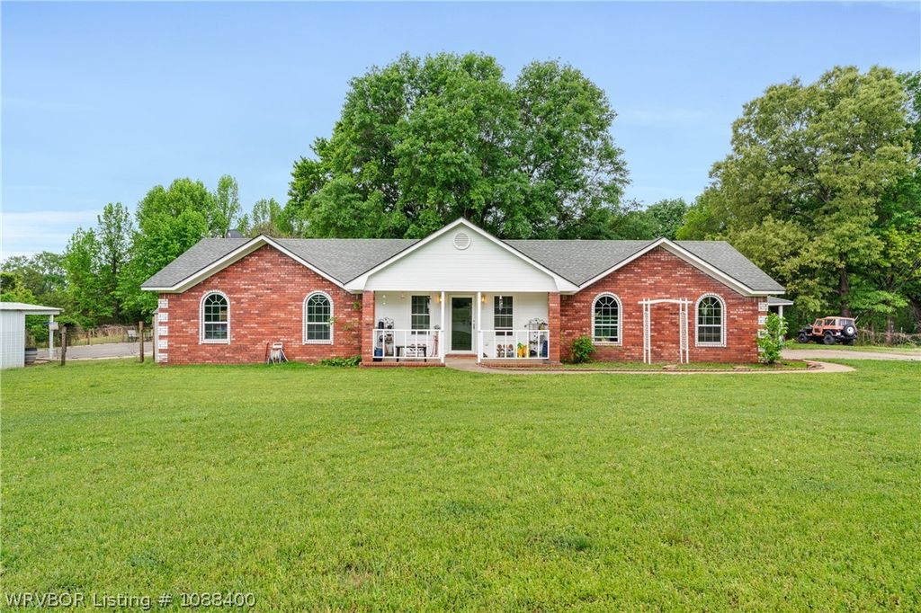 2511 New Town Road, Alma, AR 72921