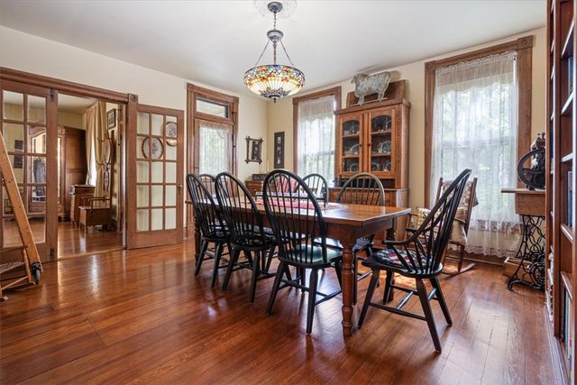 12 Summit Street, Eureka Springs, AR 72632