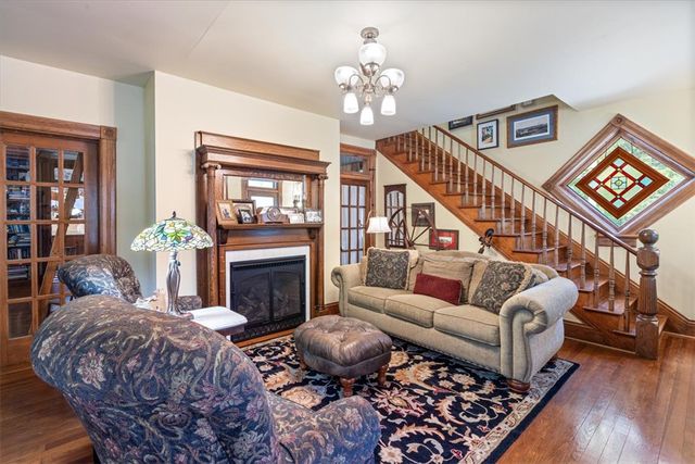 12 Summit Street, Eureka Springs, AR 72632