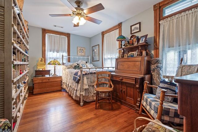 12 Summit Street, Eureka Springs, AR 72632