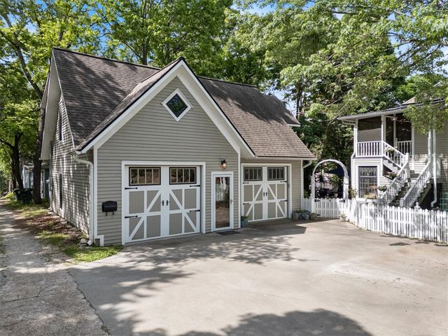12 Summit Street, Eureka Springs, AR 72632