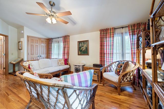 12 Summit Street, Eureka Springs, AR 72632