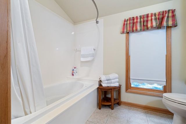 12 Summit Street, Eureka Springs, AR 72632