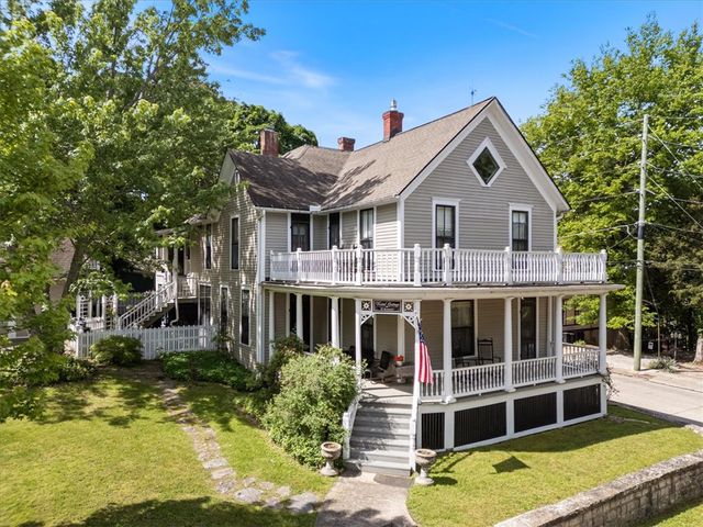 12 Summit Street, Eureka Springs, AR 72632